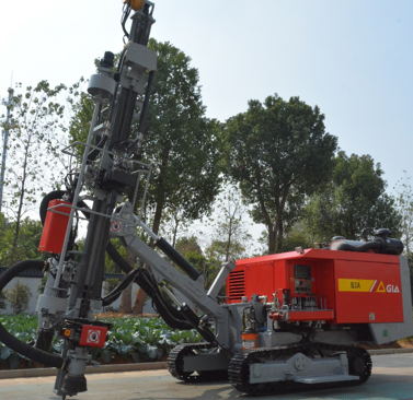 GIA –B3A 自動換桿潛孔鉆機（鋼梁）